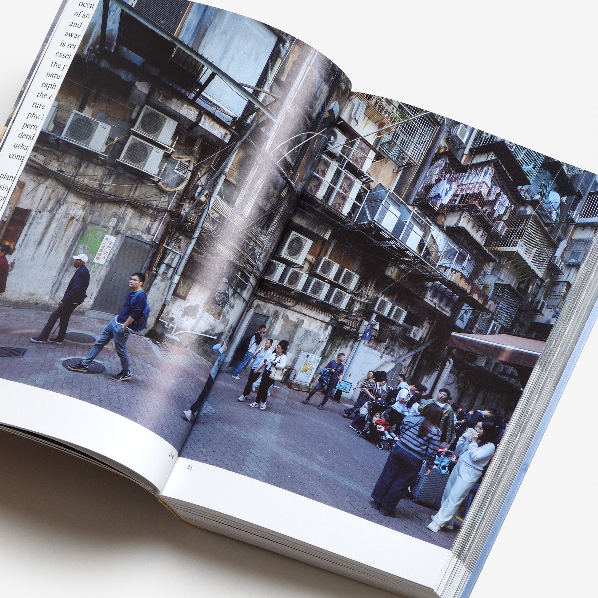 Macao: Parallel Worlds