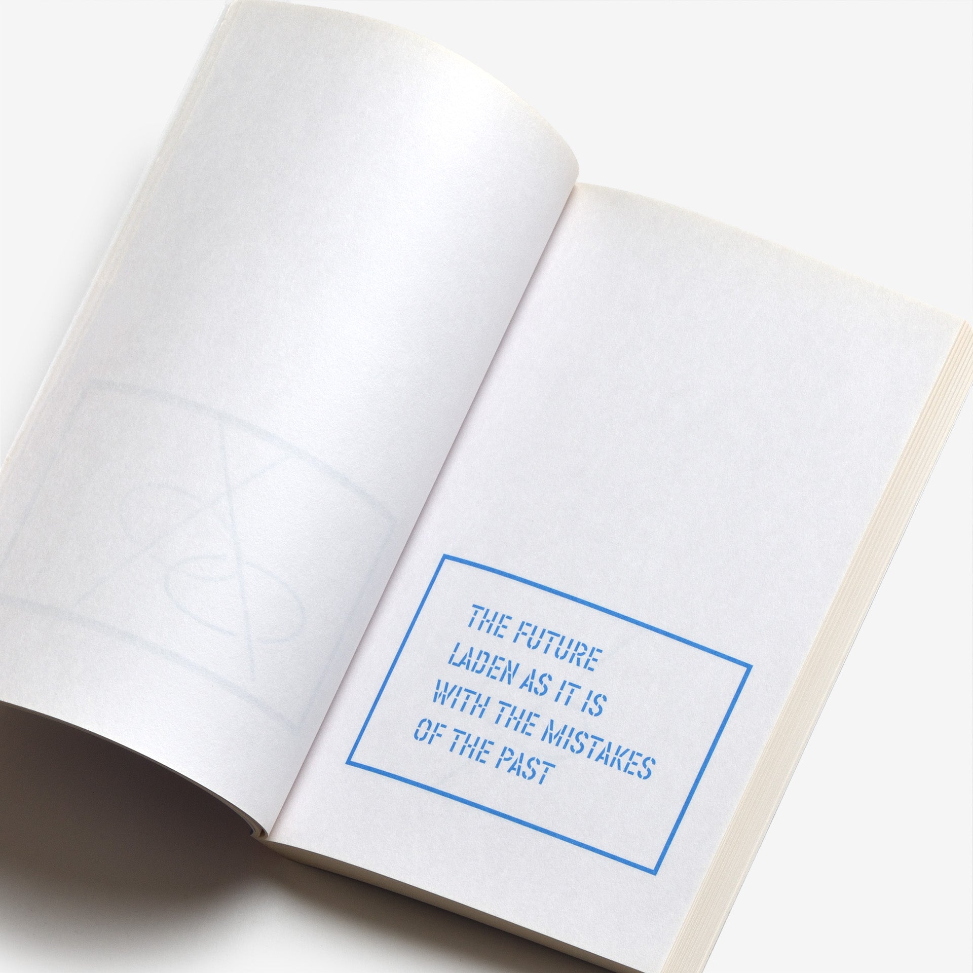 Lawrence Weiner: Deep blue sky / Light blue sky