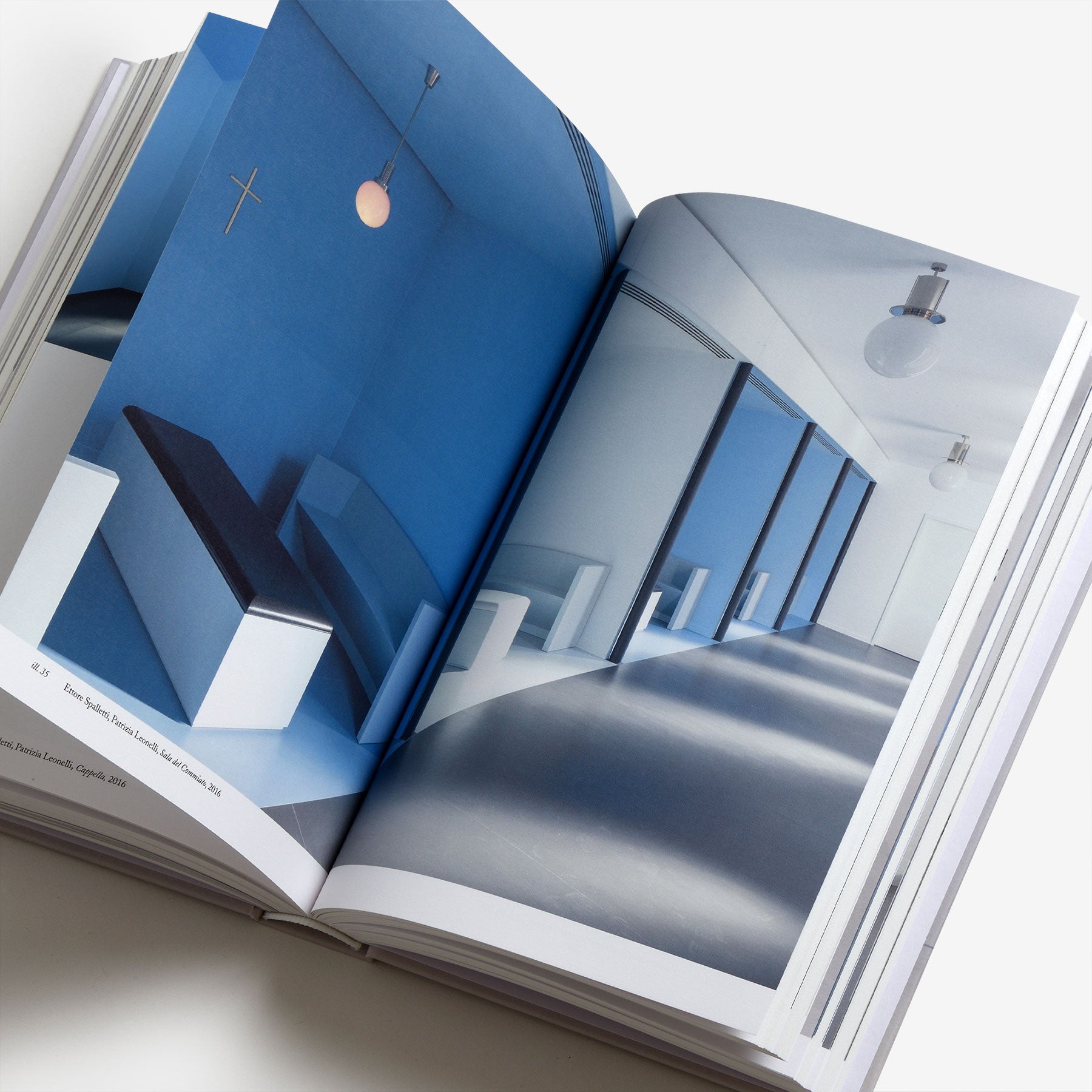 Ombre d’azur, Transparence